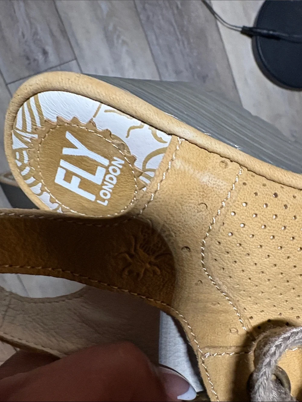 Fly London Women's Yuta Wedge 5.5 36